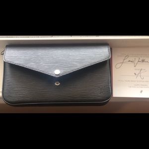 *READ DESCRIPTION!* LV Felicie Pochette Black Epi